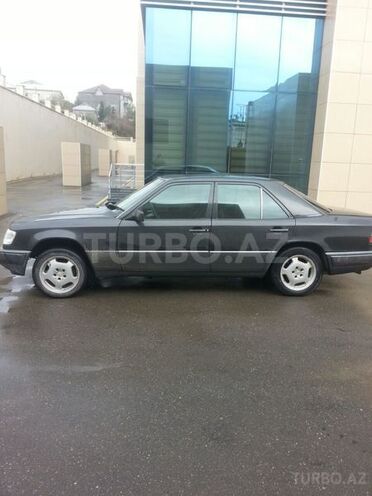 Mercedes E 220 1993, 221,354 km - 0.2 l - Bakı