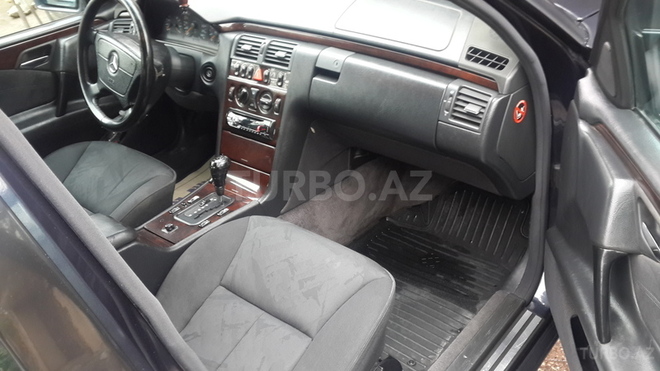 Mercedes E 240 1996, 341,600 km - 2.3 л - Bakı