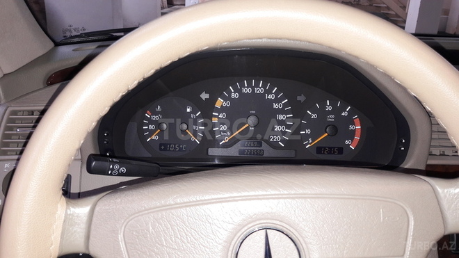 Mercedes C 220 1999, 223,598 km - 2.2 l - Bakı