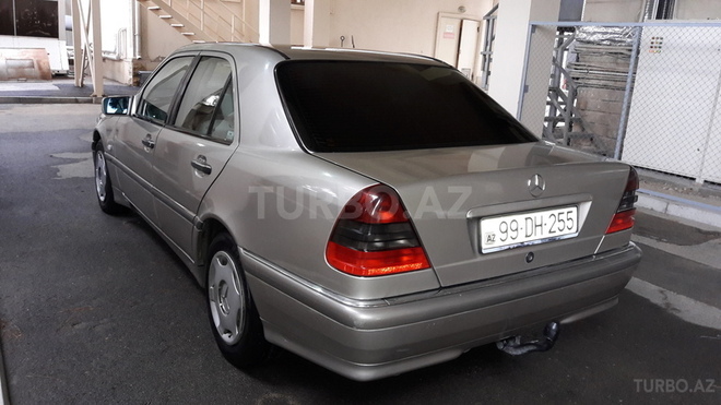 Mercedes C 220 1999, 223,598 km - 2.2 l - Bakı