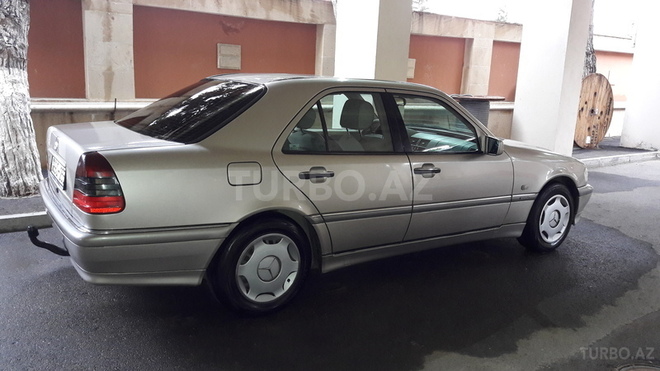 Mercedes C 220 1999, 223,598 km - 2.2 l - Bakı