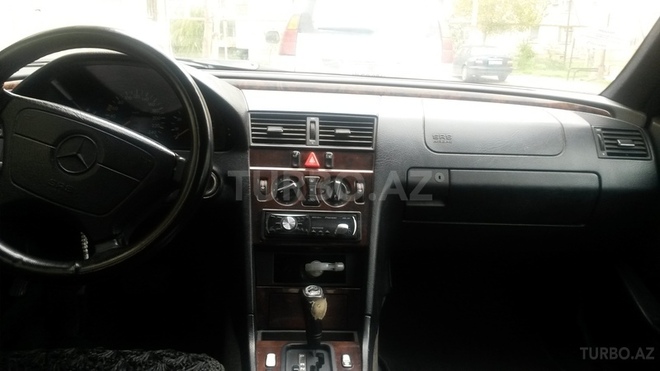 Mercedes C 220 1996, 297,000 km - 2.2 l - Bakı