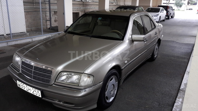Mercedes C 220 1999, 223,598 km - 2.2 l - Bakı
