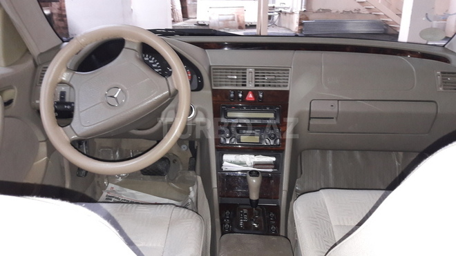 Mercedes C 220 1999, 223,598 km - 2.2 l - Bakı