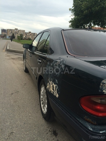Mercedes E 220 2000, 354,500 km - 2.2 l - Bakı