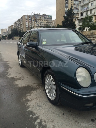 Mercedes E 220 2000, 354,500 km - 2.2 l - Bakı