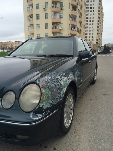 Mercedes E 220 2000, 354,500 km - 2.2 l - Bakı