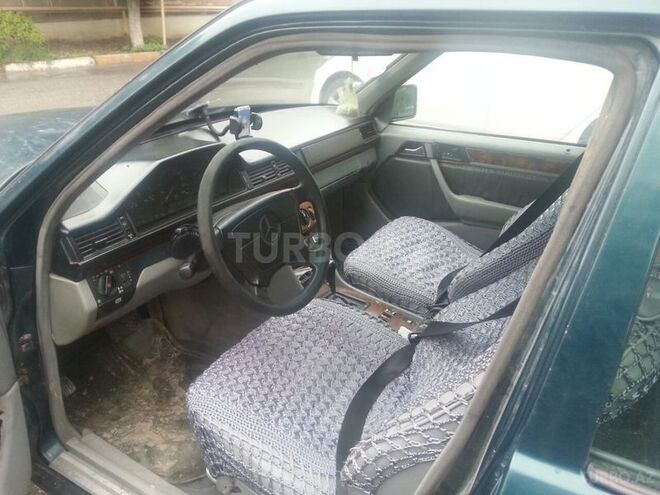 Mercedes E 250 1995, 300,000 km - 0.3 л - Bakı