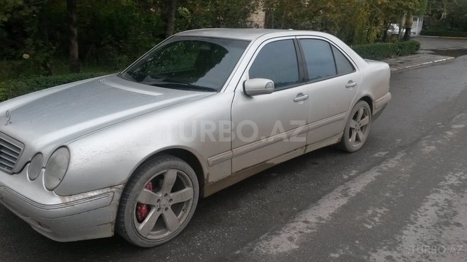 Mercedes E 320 1999, 275,000 km - 3.2 l - Sumqayıt