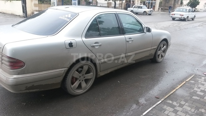 Mercedes E 320 1999, 275,000 km - 3.2 l - Sumqayıt