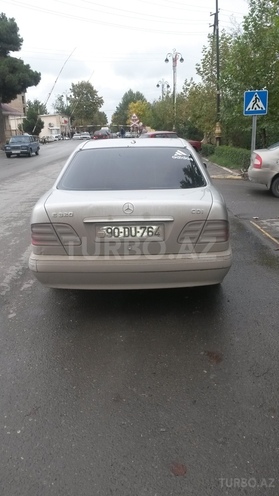 Mercedes E 320 1999, 275,000 km - 3.2 l - Sumqayıt
