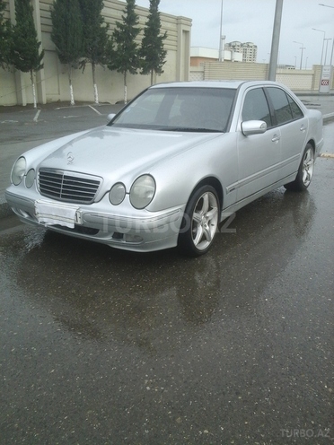 Mercedes E 220 1999, 247,000 km - 0.2 l - Bakı