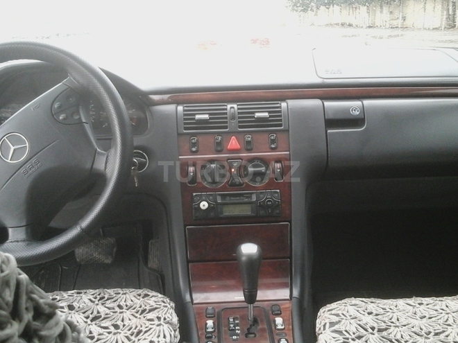 Mercedes E 220 1999, 247,000 km - 0.2 l - Bakı