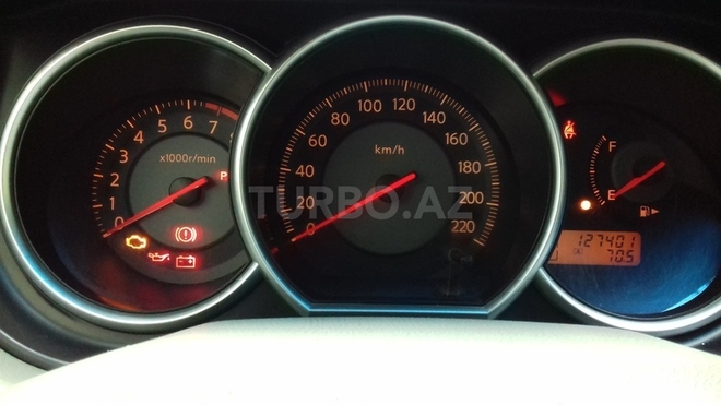 Nissan Tiida 2006, 130,000 km - 1.6 l - Bakı