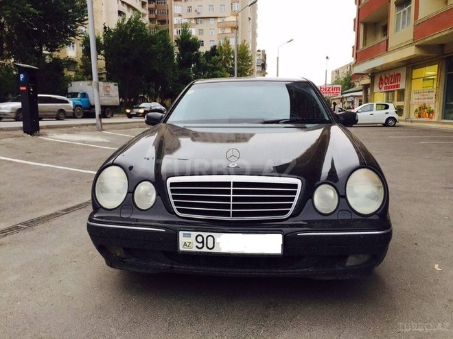 Mercedes E 240 2000, 270,000 km - 2.4 l - Bakı
