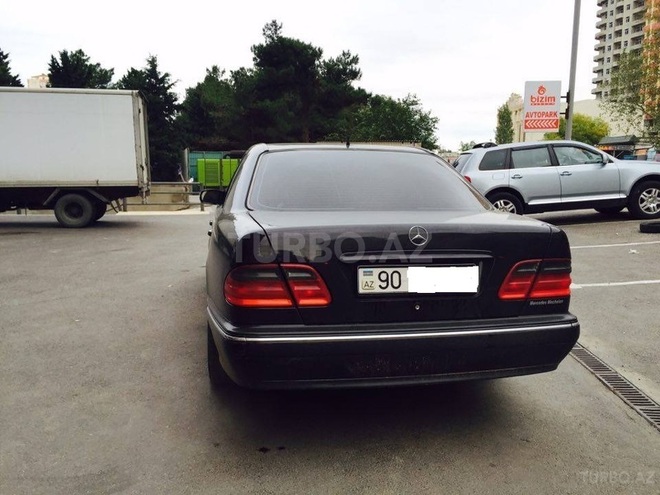 Mercedes E 240 2000, 270,000 km - 2.4 l - Bakı
