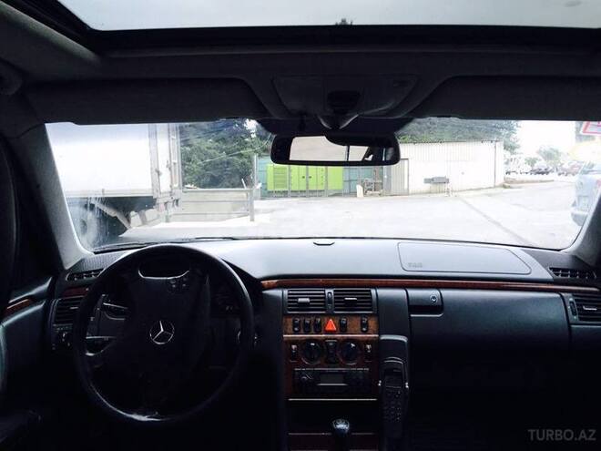 Mercedes E 240 2000, 270,000 km - 2.4 l - Bakı