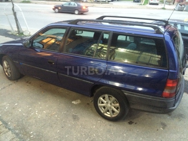Opel Astra 1997, 150,000 km - 1.6 l - Bakı