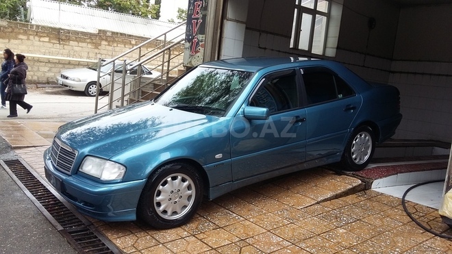 Mercedes C 220 1999, 350,000 km - 2.2 l - Bakı