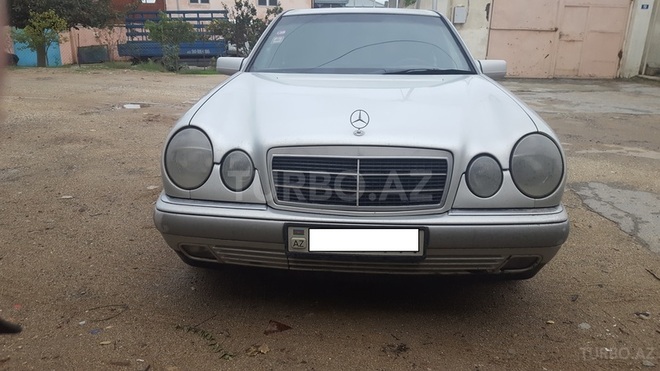 Mercedes E 220 1986, 350,000 km - 2.2 l - Bakı