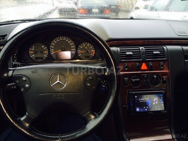 Mercedes  2002, 118,000 km - 2.2 l - Bakı
