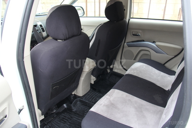 Mitsubishi Outlander 2010, 128,750 km - 2.4 l - Bakı