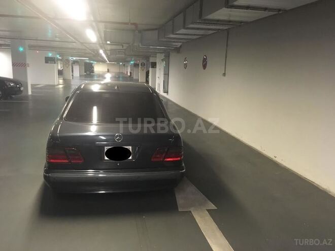 Mercedes E 220 2001, 213,000 km - 2.2 l - Bakı