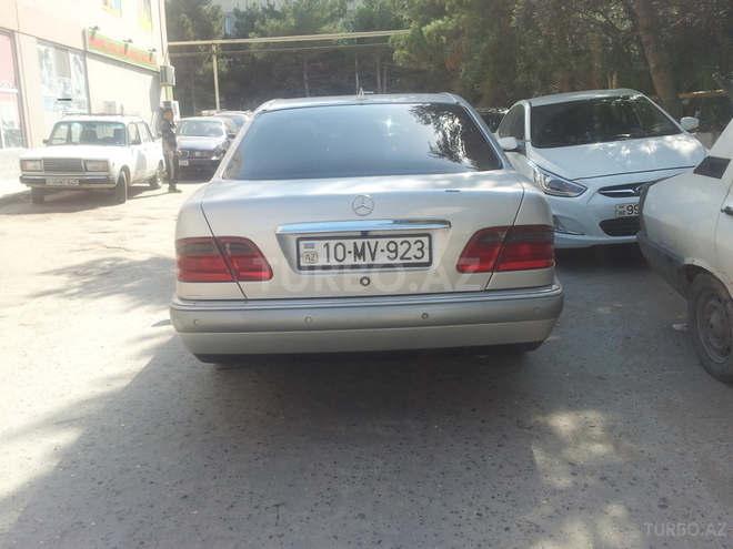 Mercedes E 240 1999, 370,000 km - 2.4 l - Bakı