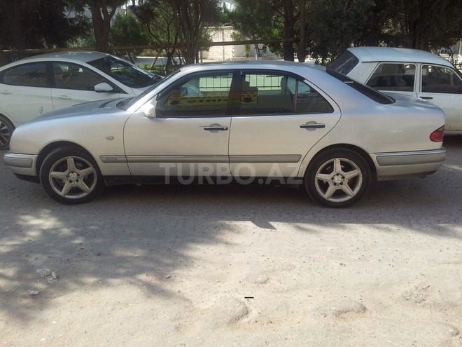 Mercedes E 240 1999, 370,000 km - 2.4 l - Bakı