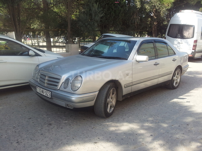Mercedes E 240 1999, 370,000 km - 2.4 l - Bakı