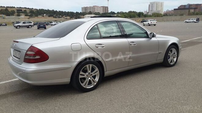 Mercedes E 220 2002, 247,000 km - 2.2 l - Sumqayıt