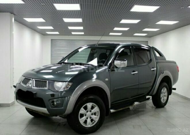 Mitsubishi L200 2011, 130,000 km - 2.5 l - Bakı