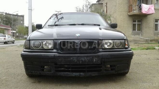 BMW 316 1993, 320,000 km - 1.6 л - Sumqayıt