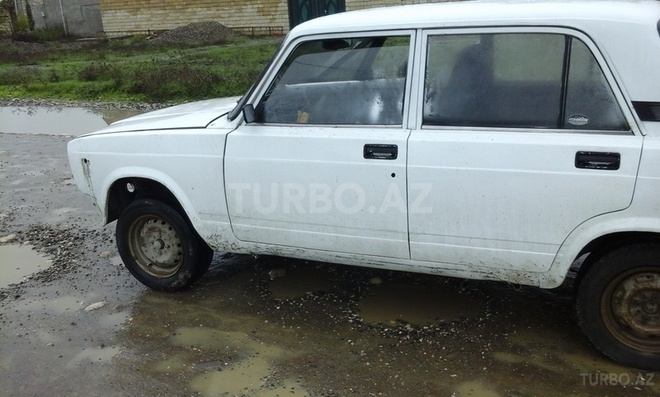 LADA (VAZ) 2107 1993, 250,000 km - 0.2 l - Xudat