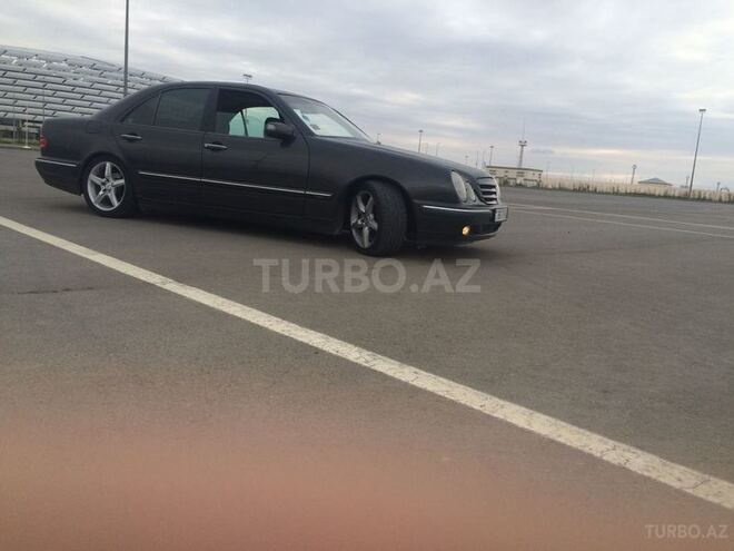 Mercedes E 240 2001, 181,234 km - 2.4 л - Bakı