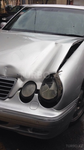Mercedes E 270 2000, 210,000 km - 2.7 l - Bakı