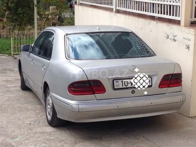 Mercedes E 270 2000, 210,000 km - 2.7 l - Bakı