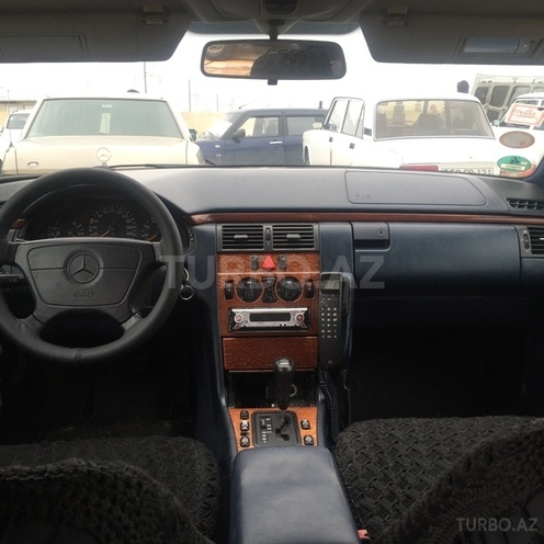 Mercedes E 200 1998, 298,000 km - 2.0 l - Xırdalan