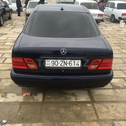 Mercedes E 200 1998, 298,000 km - 2.0 l - Xırdalan