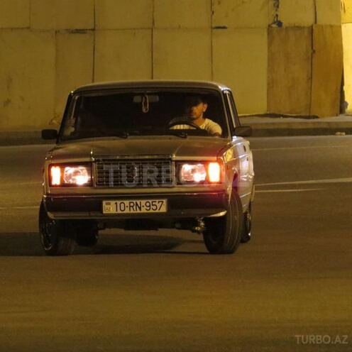 LADA (VAZ) 2107 2006, 143,000 km - 1.6 л - Bakı