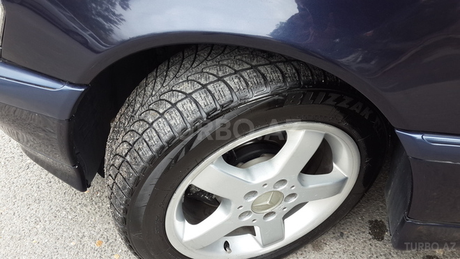 Mercedes C 220 2000, 218,000 km - 2.2 l - Bakı