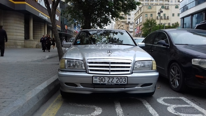 Mercedes C 200 1998, 268,000 km - 2.0 л - Bakı