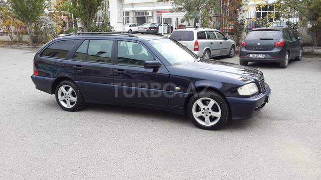 Mercedes C 220 2000, 218,000 km - 2.2 l - Bakı