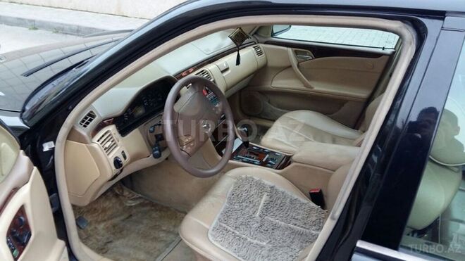 Mercedes E 240 2000, 210,000 km - 2.6 l - Bakı