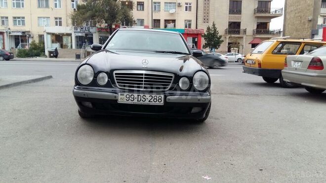 Mercedes E 240 2000, 210,000 km - 2.6 l - Bakı