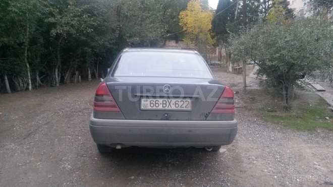 Mercedes C 180 1995, 235,000 km - 1.8 l - Sumqayıt