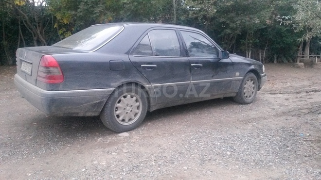 Mercedes C 180 1995, 235,000 km - 1.8 l - Sumqayıt