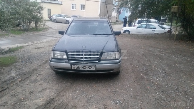 Mercedes C 180 1995, 235,000 km - 1.8 l - Sumqayıt