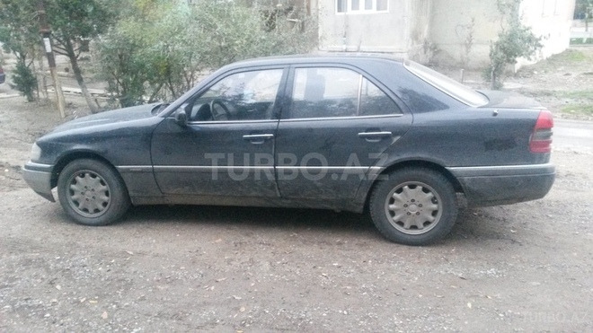 Mercedes C 180 1995, 235,000 km - 1.8 l - Sumqayıt