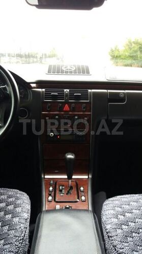 Mercedes E 220 2000, 268,000 km - 0.2 l - Sumqayıt